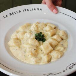 La Bella Italiana (La Belle Italienne) Pizza Restaurant