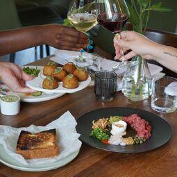 Bleu Moutarde Bistro Restaurant