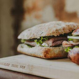 Café Castel RestoMontreal.ca