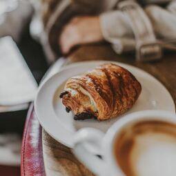 Café Castel RestoMontreal.ca