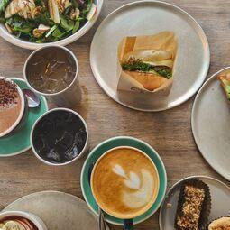 Canard caf&eacute; - Restaurants pr&egrave;s de: H2S1L7