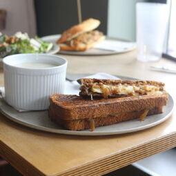 Canard Café  Restaurant Café