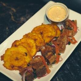 El Lounge Resto-Bar  Restaurant Burgers