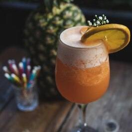 El Lounge Resto-Bar  Restaurant Burgers