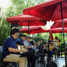 Emilia trattoria & café  Restaurant Italienne