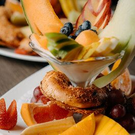 Fruit Oeufolie Breakfast Restaurant