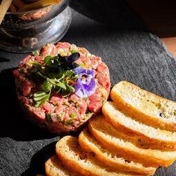 Houston Avenue Bar & Grill RestoMontreal.ca