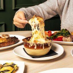 Houston Steak & Fruits De Mer RestoMontreal.ca