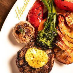 Houston Steak & Fruits De Mer RestoMontreal.ca