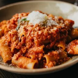 Industria Pizzeria + Bar RestoMontreal.ca