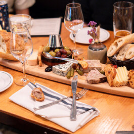 Le Bouchon par Bleu & Persill&eacute; Restaurant