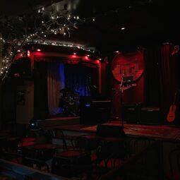 Le Cabaret New-Yorkais  Restaurant Bar