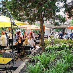 Le Jardin by Brasserie Milton - Restaurants pr&egrave;s de: H3A1M5