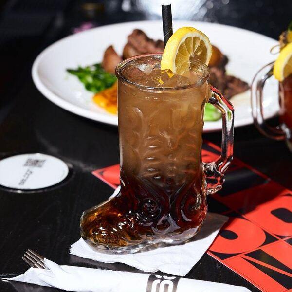 Le Saloon Bistro Bar - Restaurant Cuisine Bistro Le Village/Centre Sud, Montréal