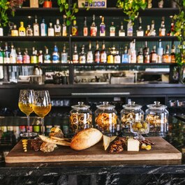 Les Fous-Braques Tartare Restaurant