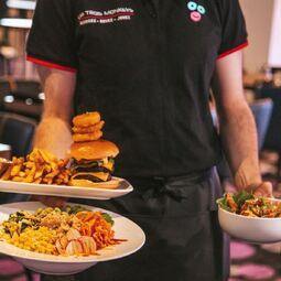 Les Trois Monkeys Restaurant