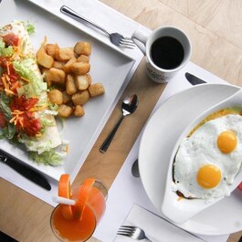 l'Oeuficiel Breakfast Restaurant