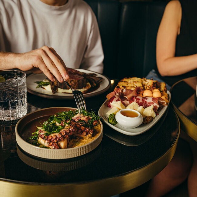 Mythik Restaurant Montréal, QC