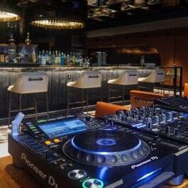 Bar Nacarat RestoMontreal.ca