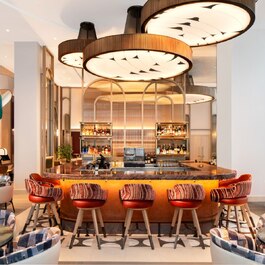 NINI Salon à Cocktails  Restaurant Bar