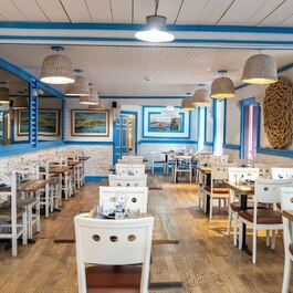 Petros Taverne Grecque Restaurant