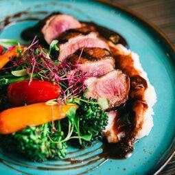 Plaza Martini Grill RestoMontreal.ca