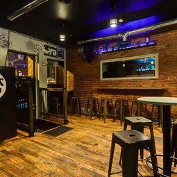 Point Bar  Restaurant Bar