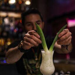 Point Bar  Restaurant Bar