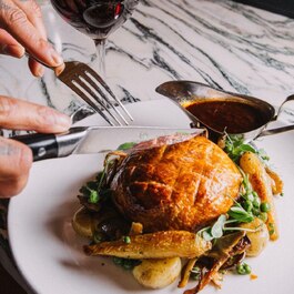 Pub Cartier Arms RestoMontreal.ca