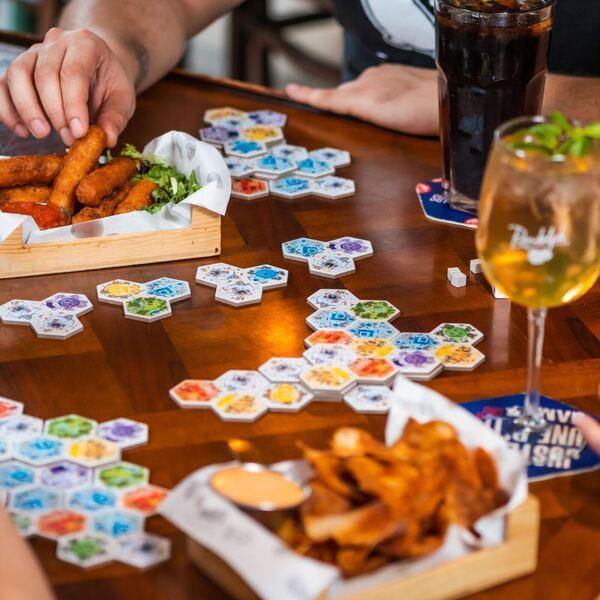 Randolph Pub Ludique Quartier Latin Restaurant Montréal, QC