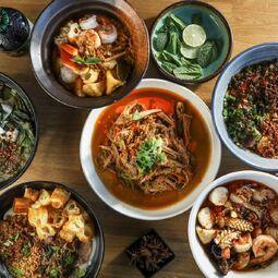 Restaurant Yum & Shine Restaurant