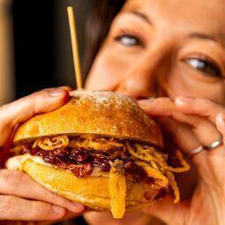 Roasters BBQ Grill & Bar RestoMontreal.ca