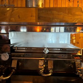 CABANE - Sève et boucane  Restaurant Fumoir-Smokehouse