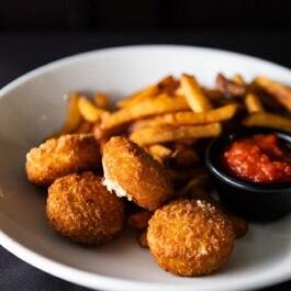 Steakhouse St-Charles RestoMontreal.ca