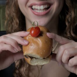 Sterlings Steakhouse & Bar RestoMontreal.ca