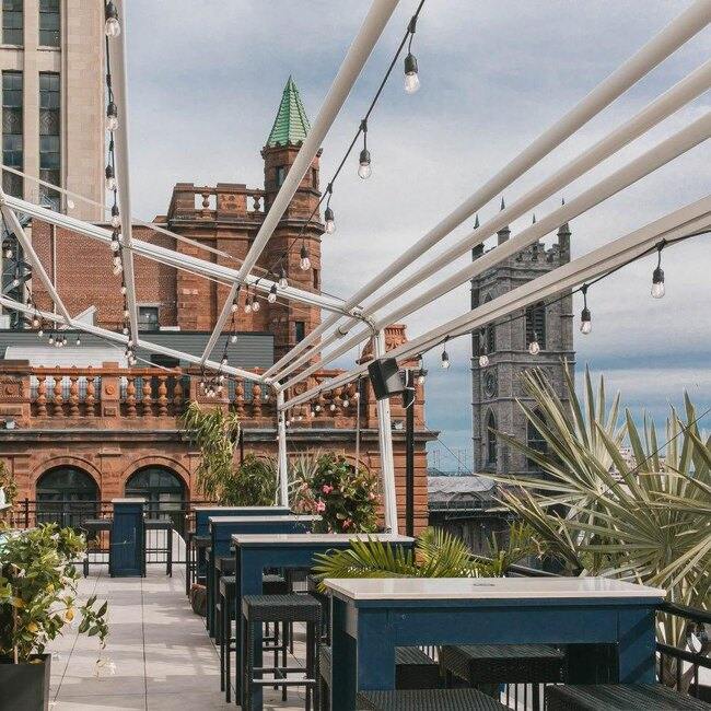 Terrasse Place d'Armes Restaurant Montréal, QC