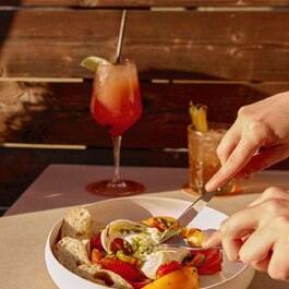 Terrasse Place d'Armes RestoMontreal.ca