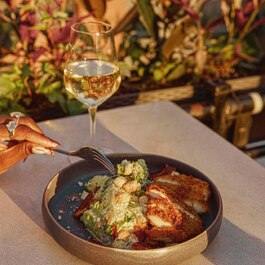 Terrasse Place d'Armes RestoMontreal.ca