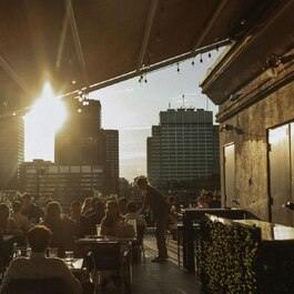 Terrasse Place d'Armes RestoMontreal.ca