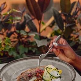 Terrasse Place d'Armes RestoMontreal.ca