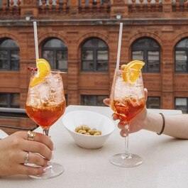 Terrasse Place d'Armes RestoMontreal.ca