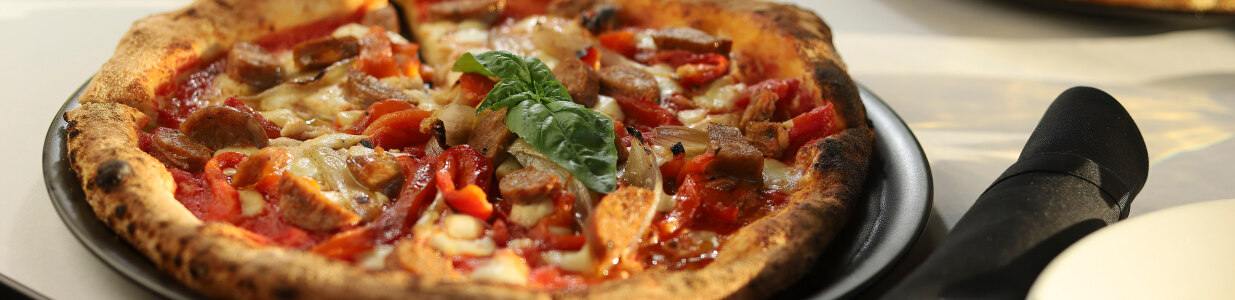 TREDICI PIZZA & PASTA Cover Image