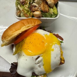 Wake n Bacon - Typhoon Lounge RestoMontreal.ca