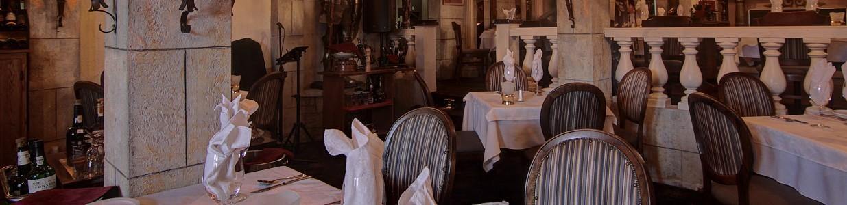 Villa D'Este - St-Jérôme Cover Image