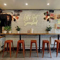 ZEEZ  Restaurant Burgers